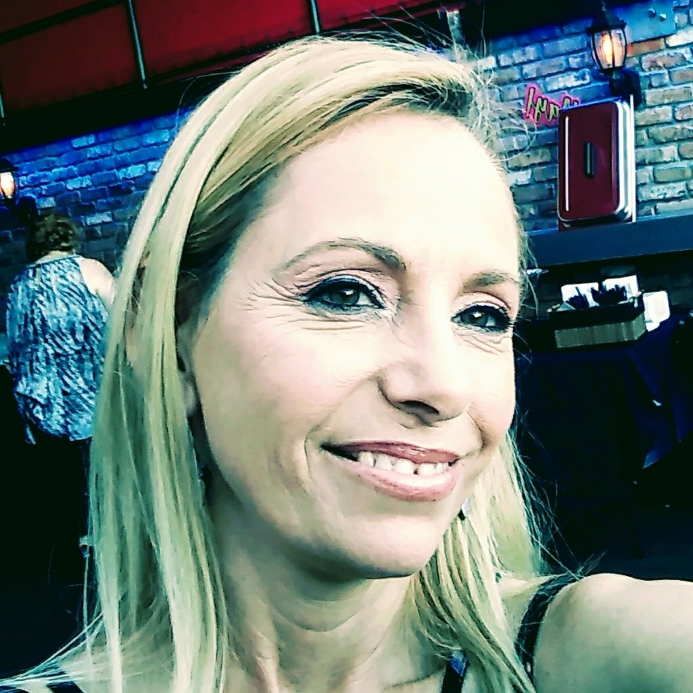 Meet your Posher, Tiya